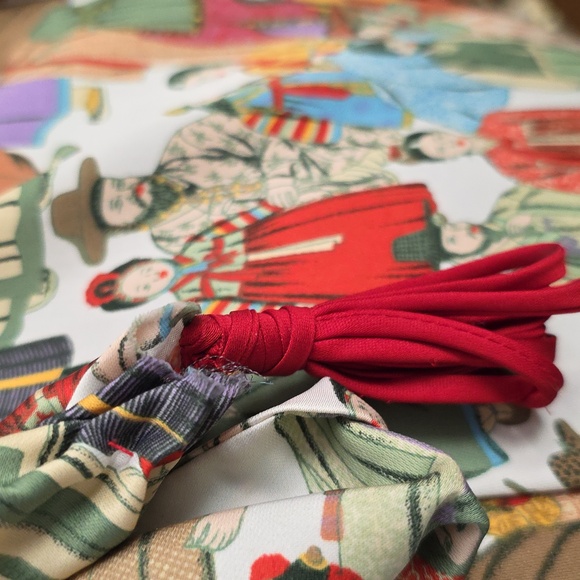 Natori Dynasty Robe - Picture 7 of 16